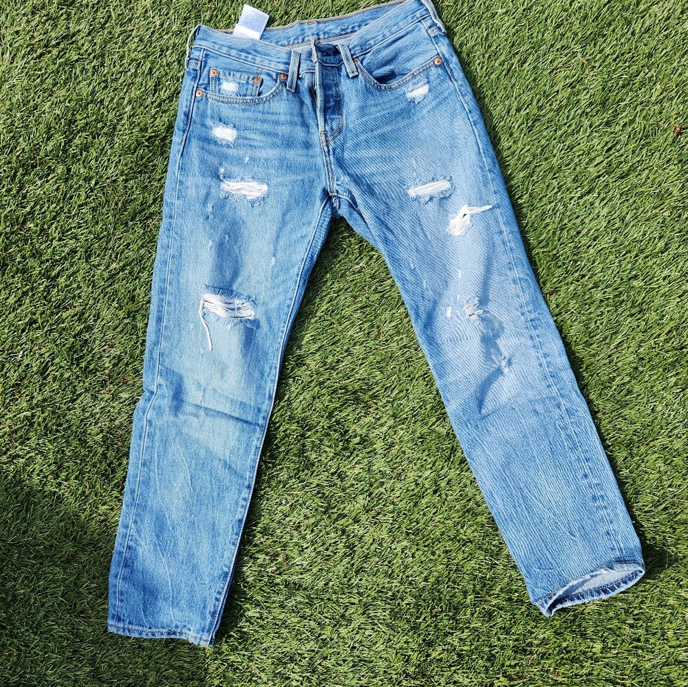 Levis - Picture 4 of 5